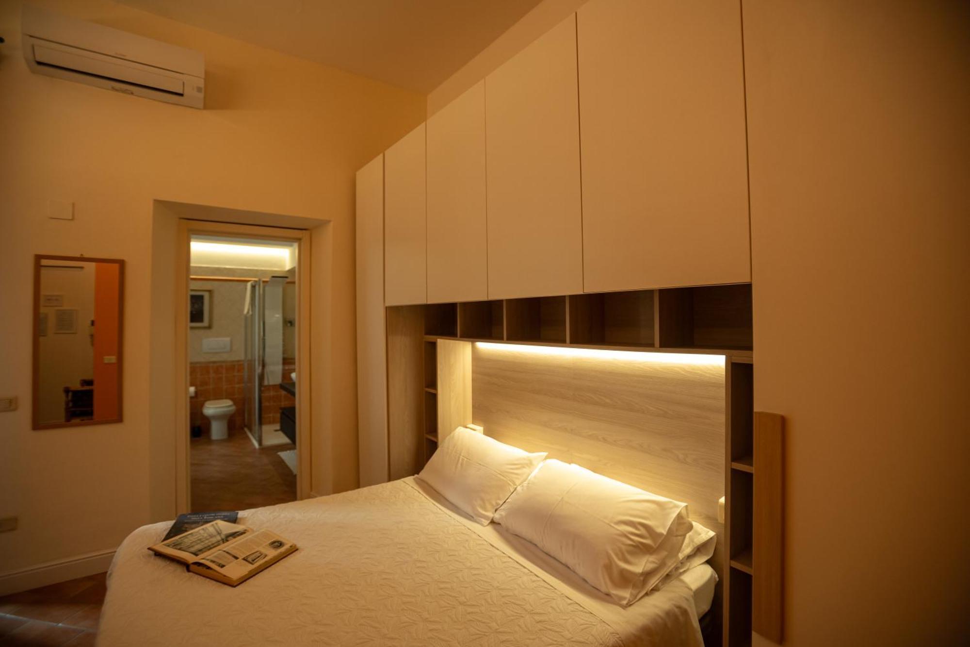 Indipendent Studio Apartment With Terrace - Parking Флоренція Екстер'єр фото
